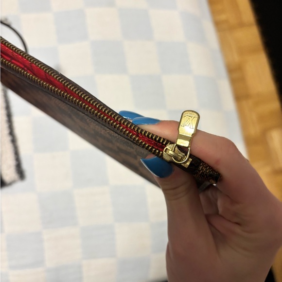 Louis Vuitton Neverfull MM - Picture 9 of 16